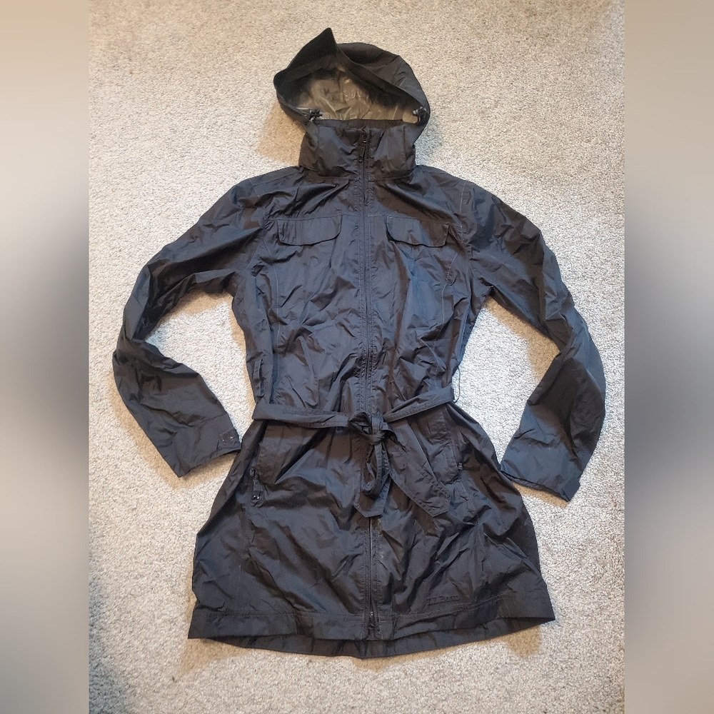 LL Bean Women's Rain Jacket w/ Belt  size XS